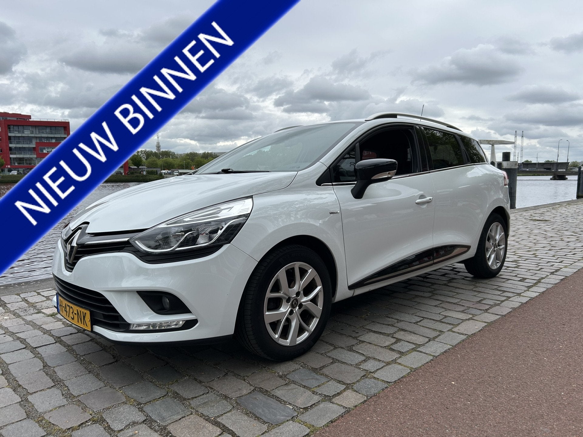 Renault Clio Estate 0.9 TCe Limited navigatie airco/ecc keur, Auto's, Renault, Voorwielaandrijving, 898 cc, Stof, Gebruikt