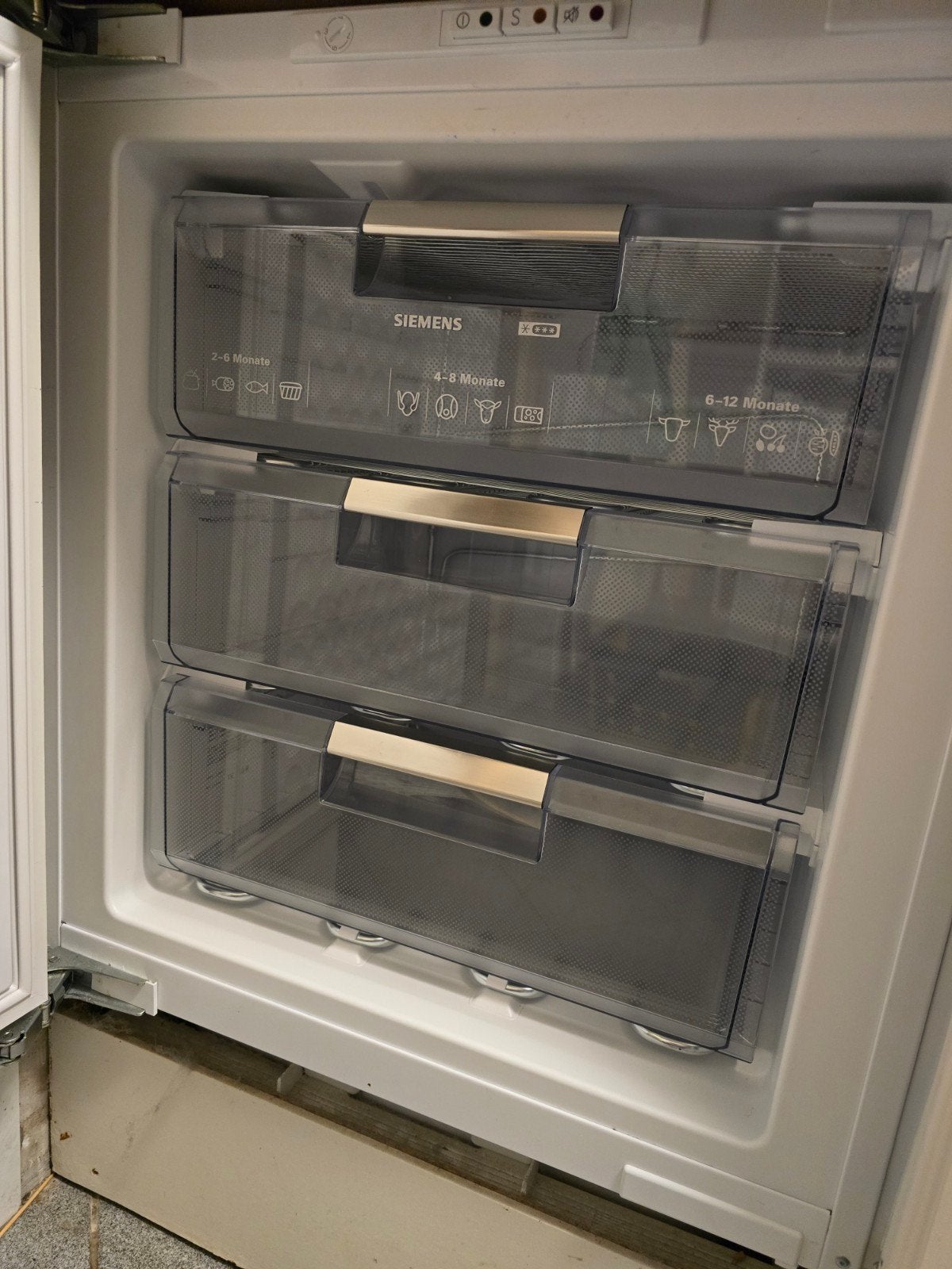 Siemens onderbouw koelkast en diepvries set, 100 tot 150 liter, Met aparte vriezer, Zo goed als nieuw, 45 tot 60 cm
