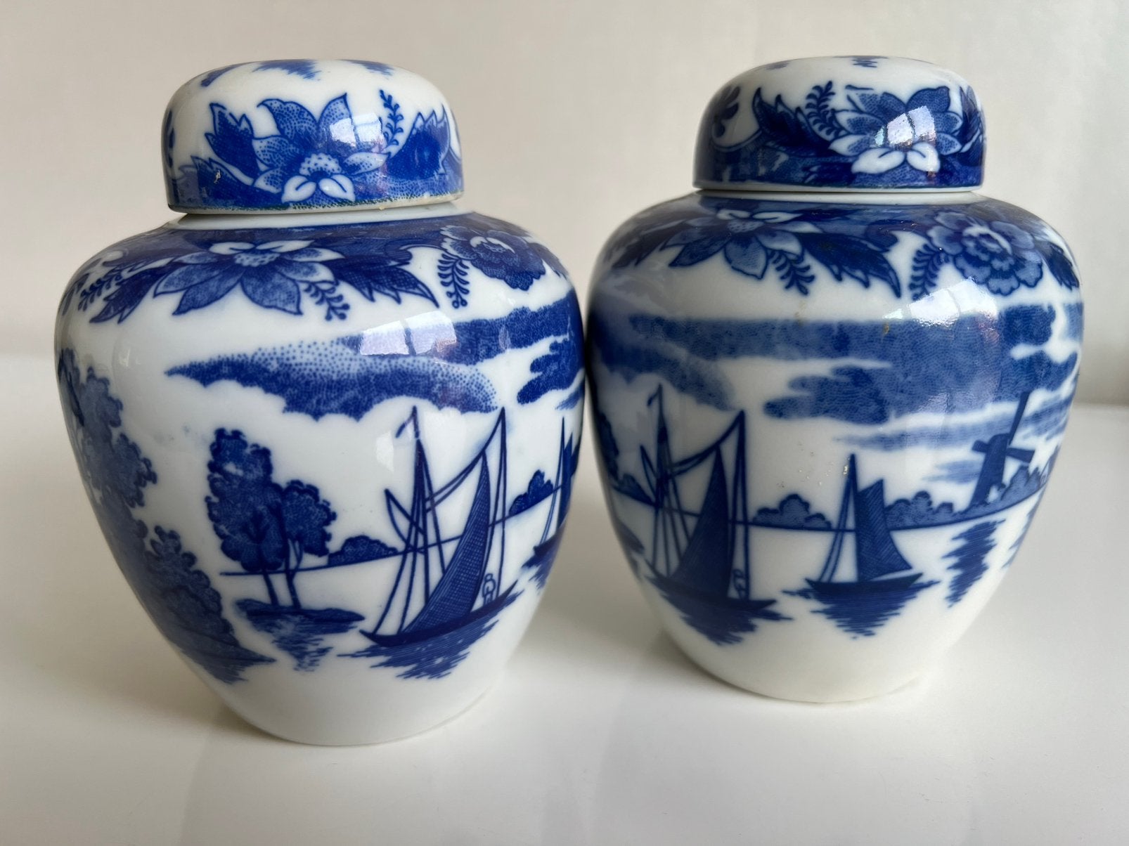 2 Vintage Chinees Porselein Thee-Gemberpot Blauw Windmills, Antiek en Kunst, Ophalen of Verzenden