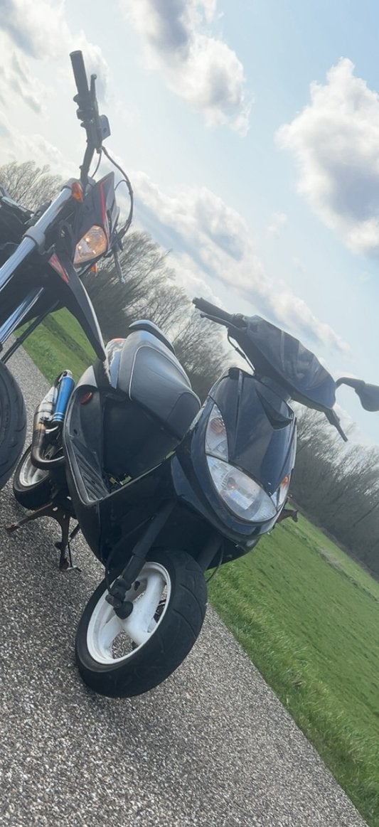 Waardepeiling - vivacity 70cc geel kenteken, Ophalen, Zo goed als nieuw