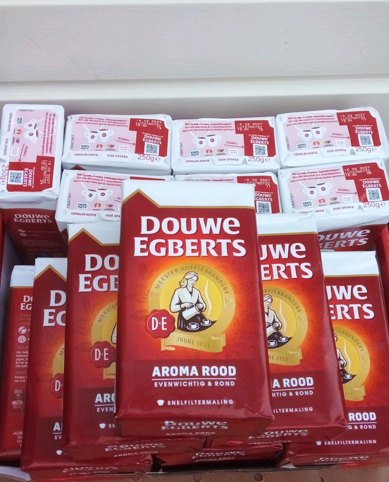 Douwe Egberts Aroma Rood (250 gram), Verzenden