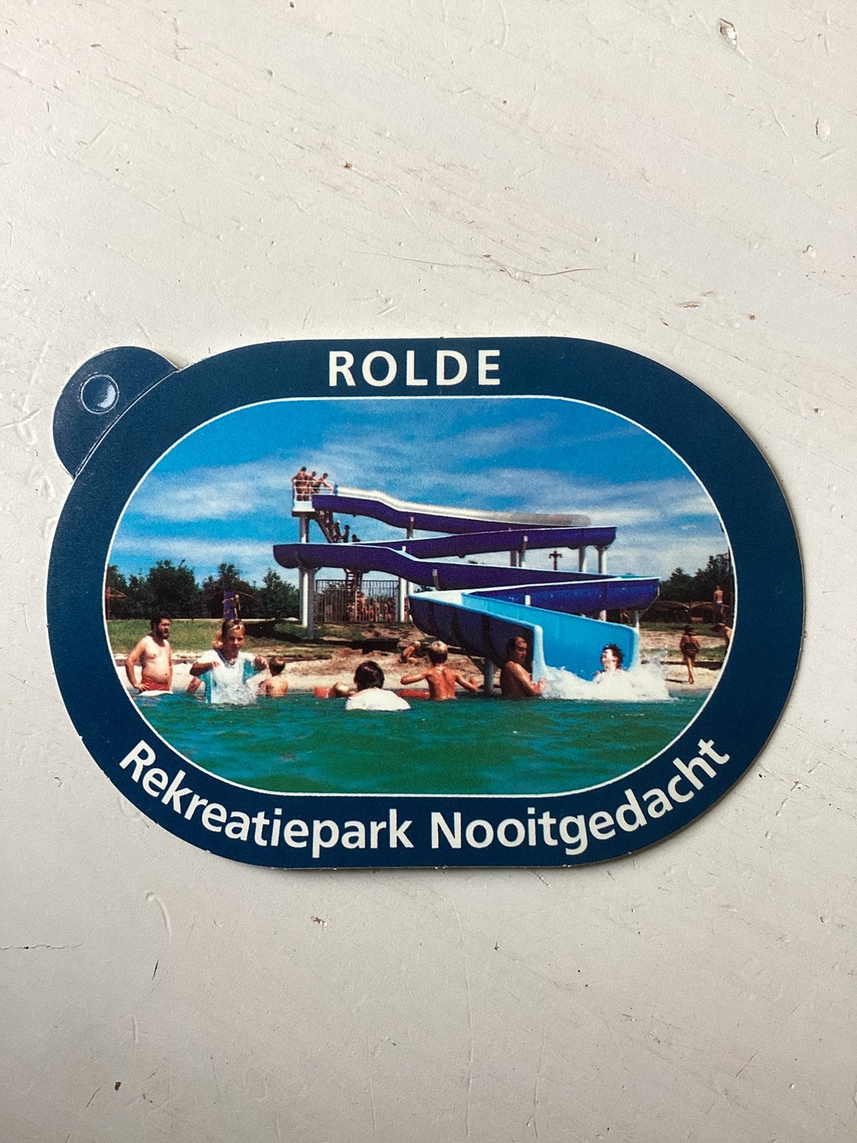 Sticker Rekreatiepark Nooitgedacht Rolde, Verzamelen, Verzenden, Zo goed als nieuw