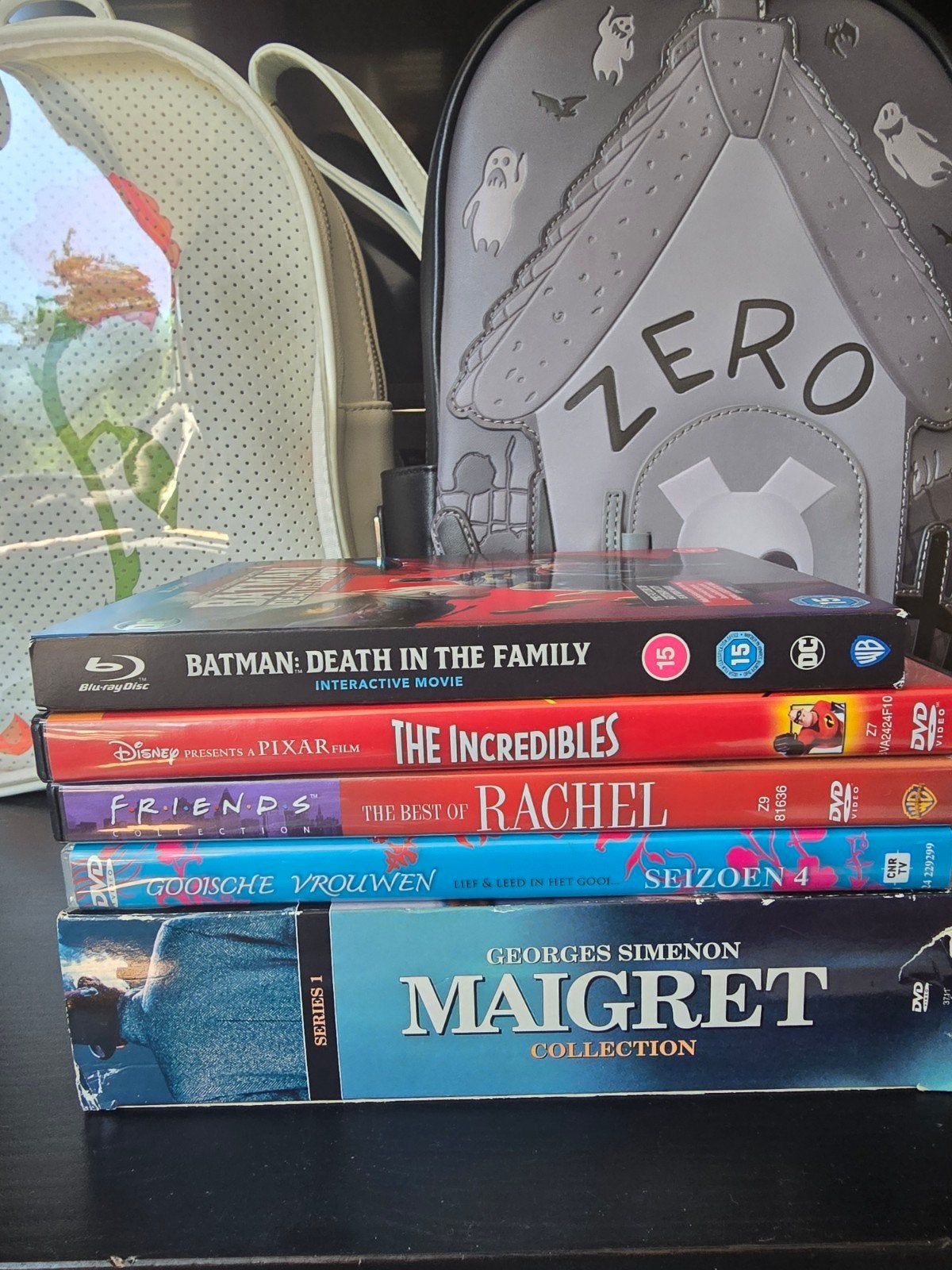 Diverse DVD: Batman, Incredibles, Friends, Maigret, Gebruikt, Overige genres, Nederlands, Vanaf 12 jaar