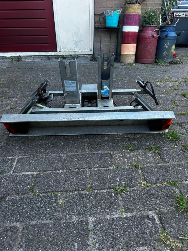 Complete fietsendrager in goede staat, Ophalen, Zo goed als nieuw, Trekhaakdrager