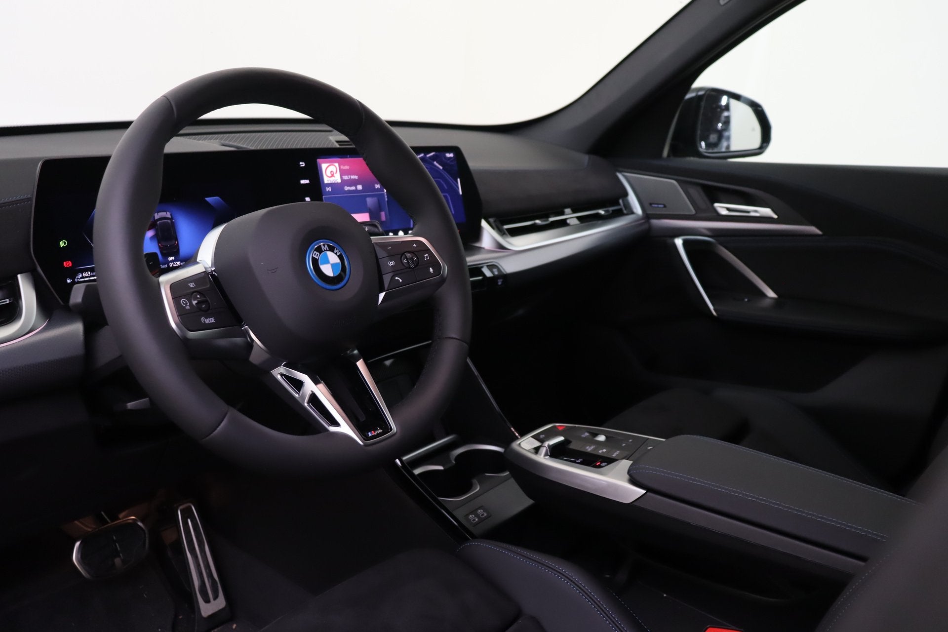 BMW X1 xDrive25e M Sport Automaat / Trekhaak / Panoramadak /, Auto's, BMW, Met garantie (alle), Zwart, Origineel Nederlands, Bedrijf