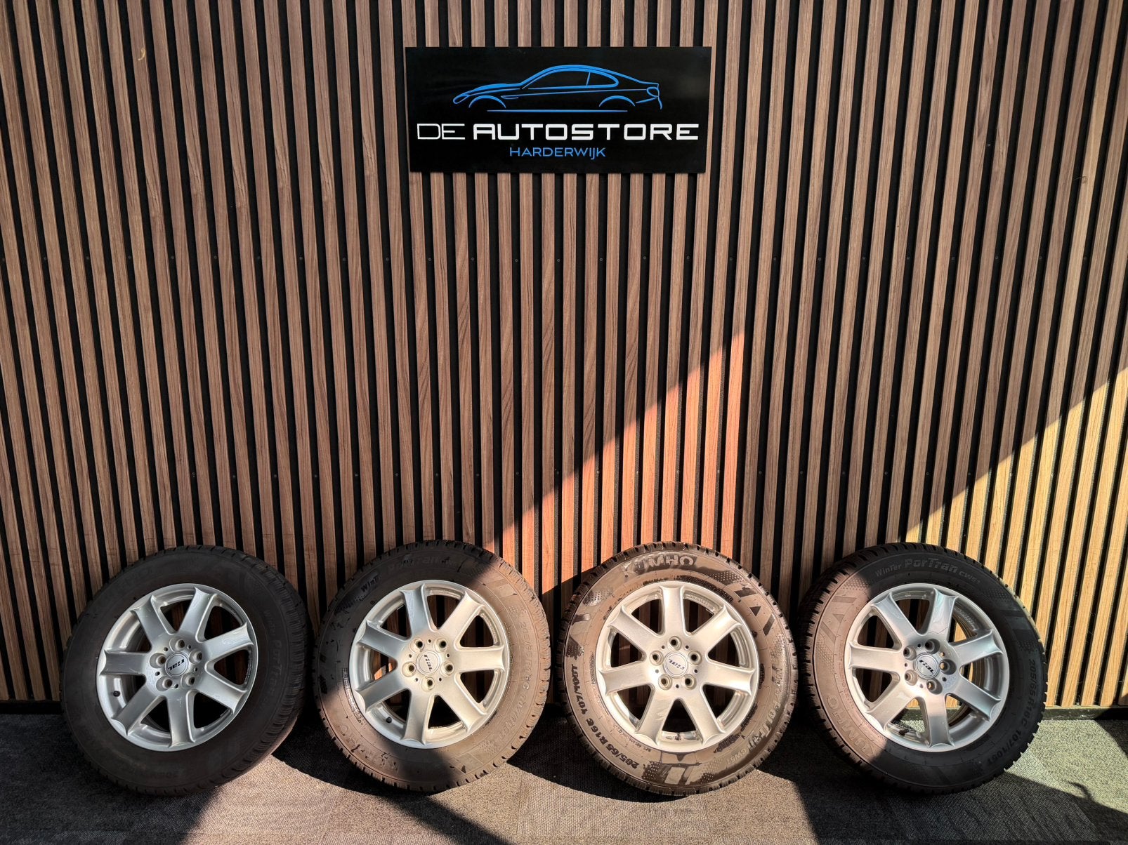 Mercedes Vito winterset 16 Inch, Auto-onderdelen, Banden en Velgen, 16 inch, Banden en Velgen, Bestelwagen, Gebruikt