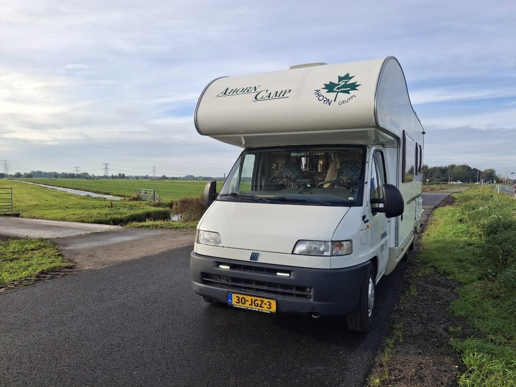 6-persoons camper McLouis | Luchtvering | Maxxfan | Rondzit, Alkoof, Ringverwarming, Fiat, 6 tot 7 meter
