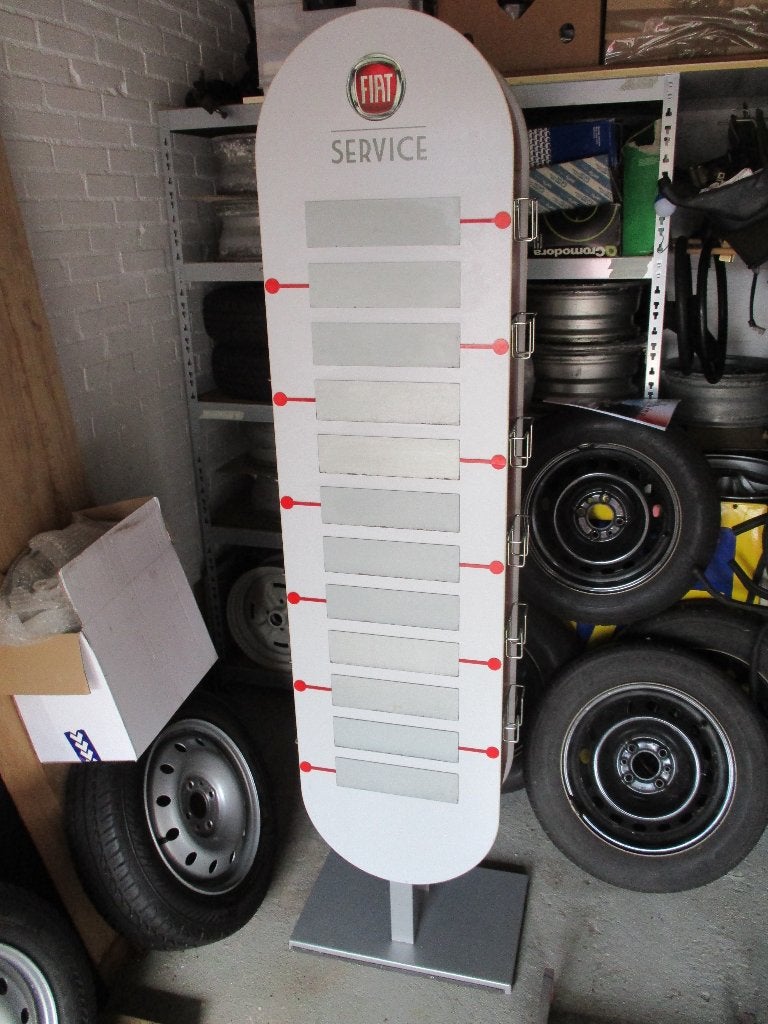 Showroom / folder kast Fiat dealer, Ophalen, Gebruikt