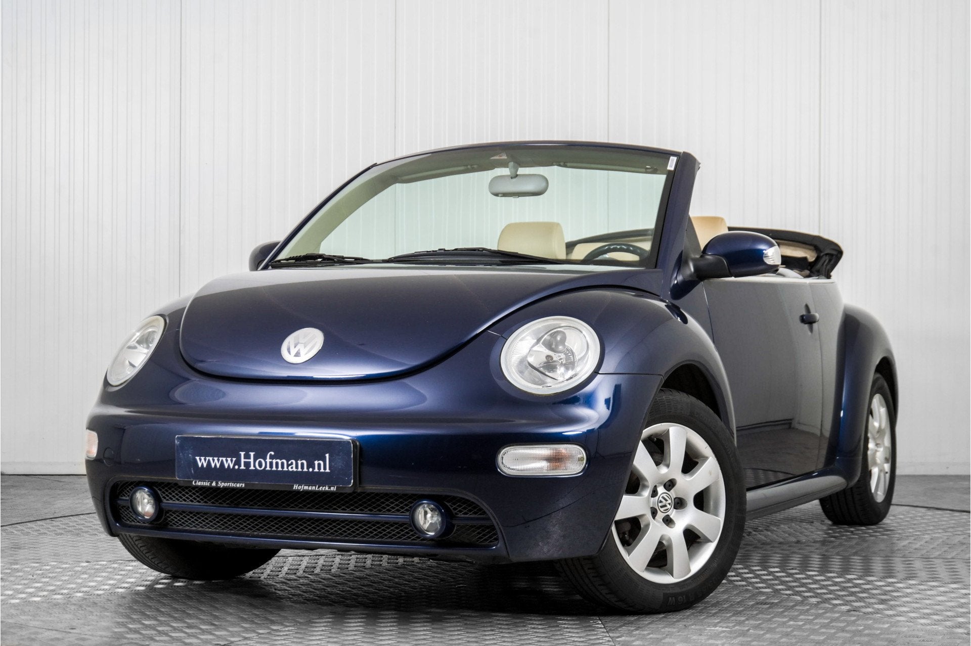 Volkswagen New Beetle Cabriolet 1.6 leer 99000 km (bj 2004), Auto's, Volkswagen, Gebruikt, Beetle (Kever), 4 cilinders, Cabriolet