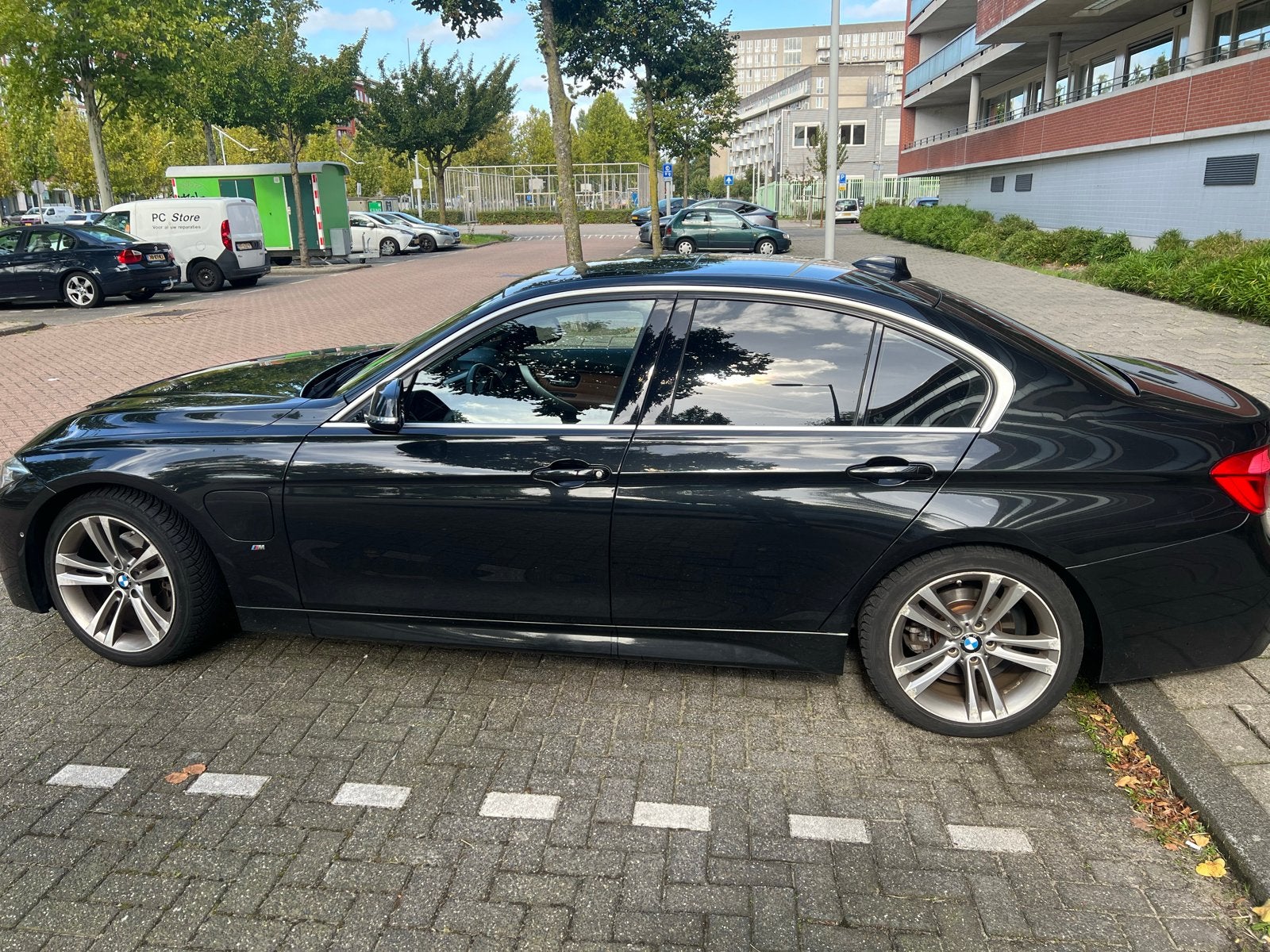 BMW 3-Serie 330e M pakket Iperformance 252pk Aut 2016 Zwart, Auto's, 1998 cc, Achterwielaandrijving, 48 km/l, Zwart