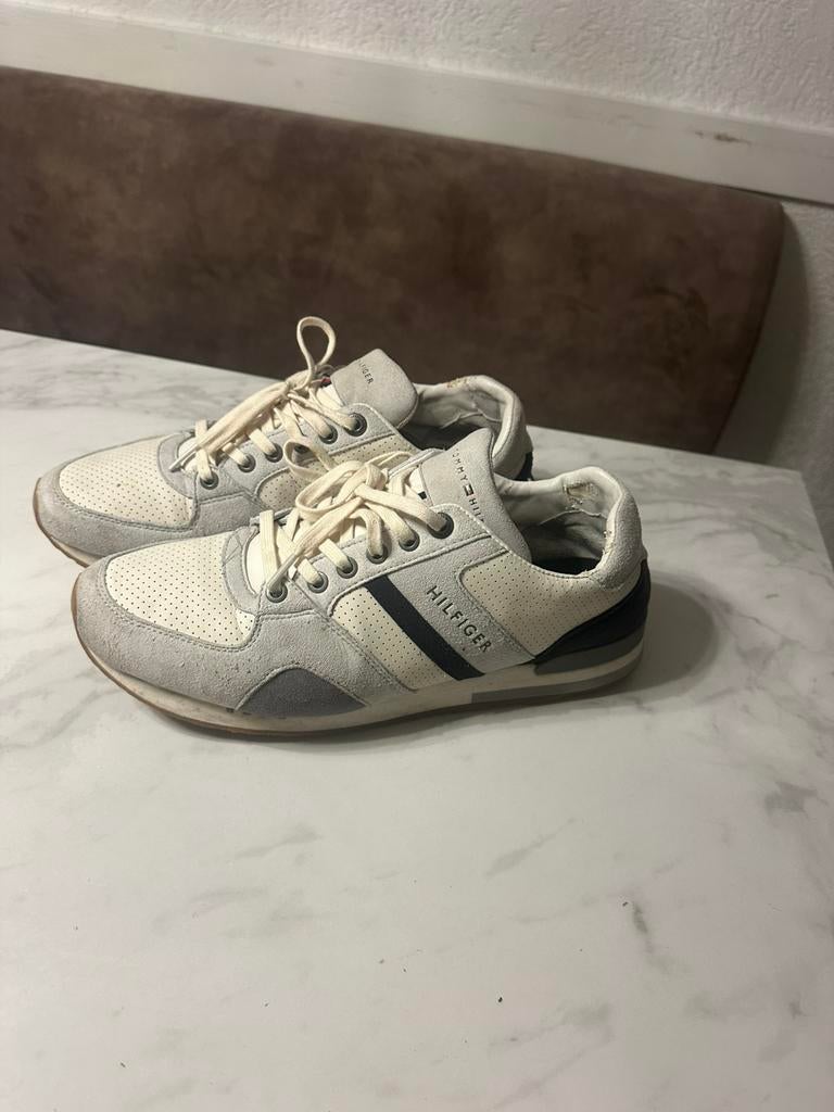 Tommy hilfiger, Ophalen of Verzenden, Zo goed als nieuw, Wit, Sneakers of Gympen