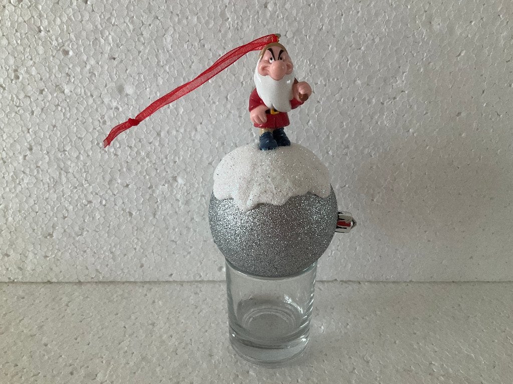 Disney Sneeuwwitje - kerstbal - ornament op kerstbal, Verzamelen, Disney, Ophalen of Verzenden, Sneeuwwitje of Doornroosje, Zo goed als nieuw
