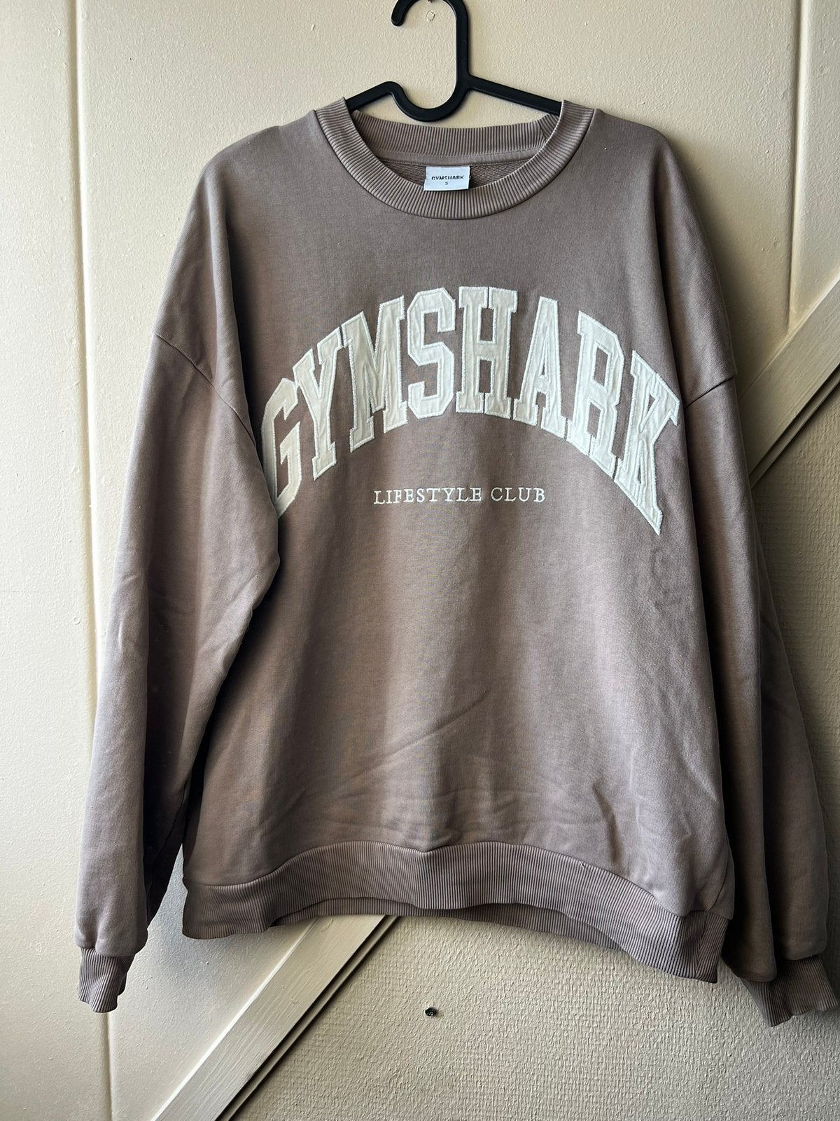 Gymshark Lifestyle club sweater, Ophalen of Verzenden, Zo goed als nieuw, Maat 36 (S), Bruin