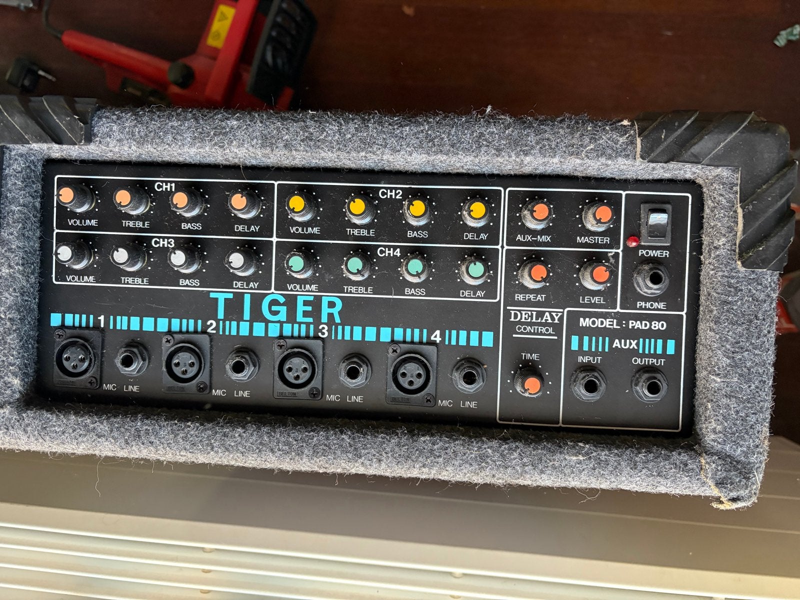 Tiger PAD 80 Mengpaneel - 4 kanalen met effecten, Ophalen of Verzenden, Gebruikt, Minder dan 5 kanalen, Microfooningang