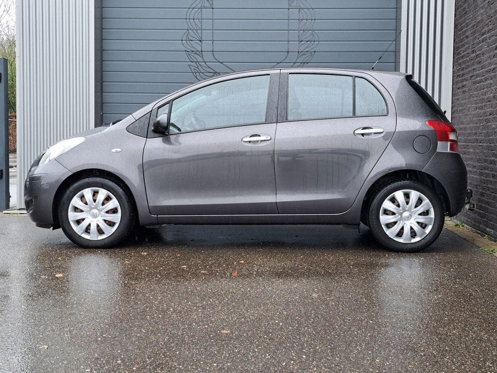 Toyota Yaris 1.3 VVTi Aspiration Ecc|Nap, Voorwielaandrijving, 1025 kg, 4 cilinders, Bedrijf
