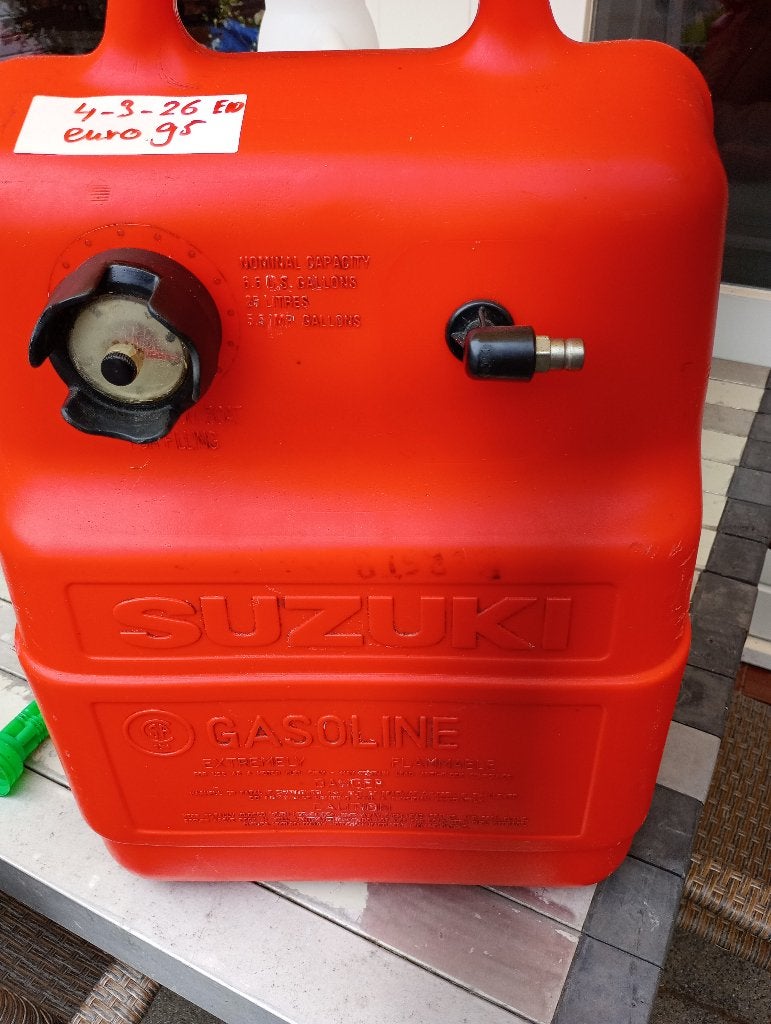 Suzuki tank 25 liter, Ophalen of Verzenden, Zo goed als nieuw, Motor en Techniek