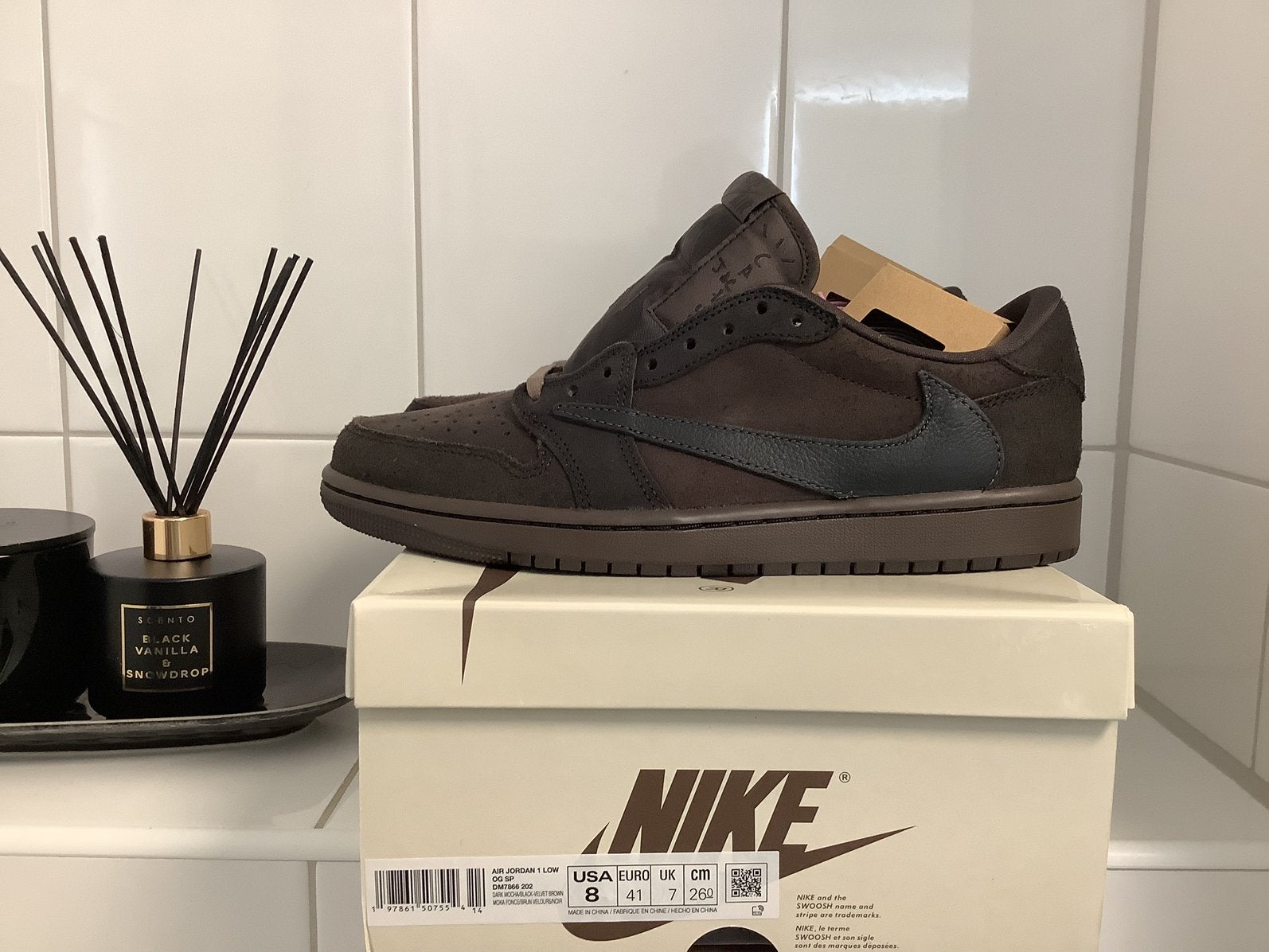 Travis Scott x Air Jordan 1 Retro Low OG SP “ Velvet “, Bruin, Nieuw, Ophalen of Verzenden, Sneakers of Gympen