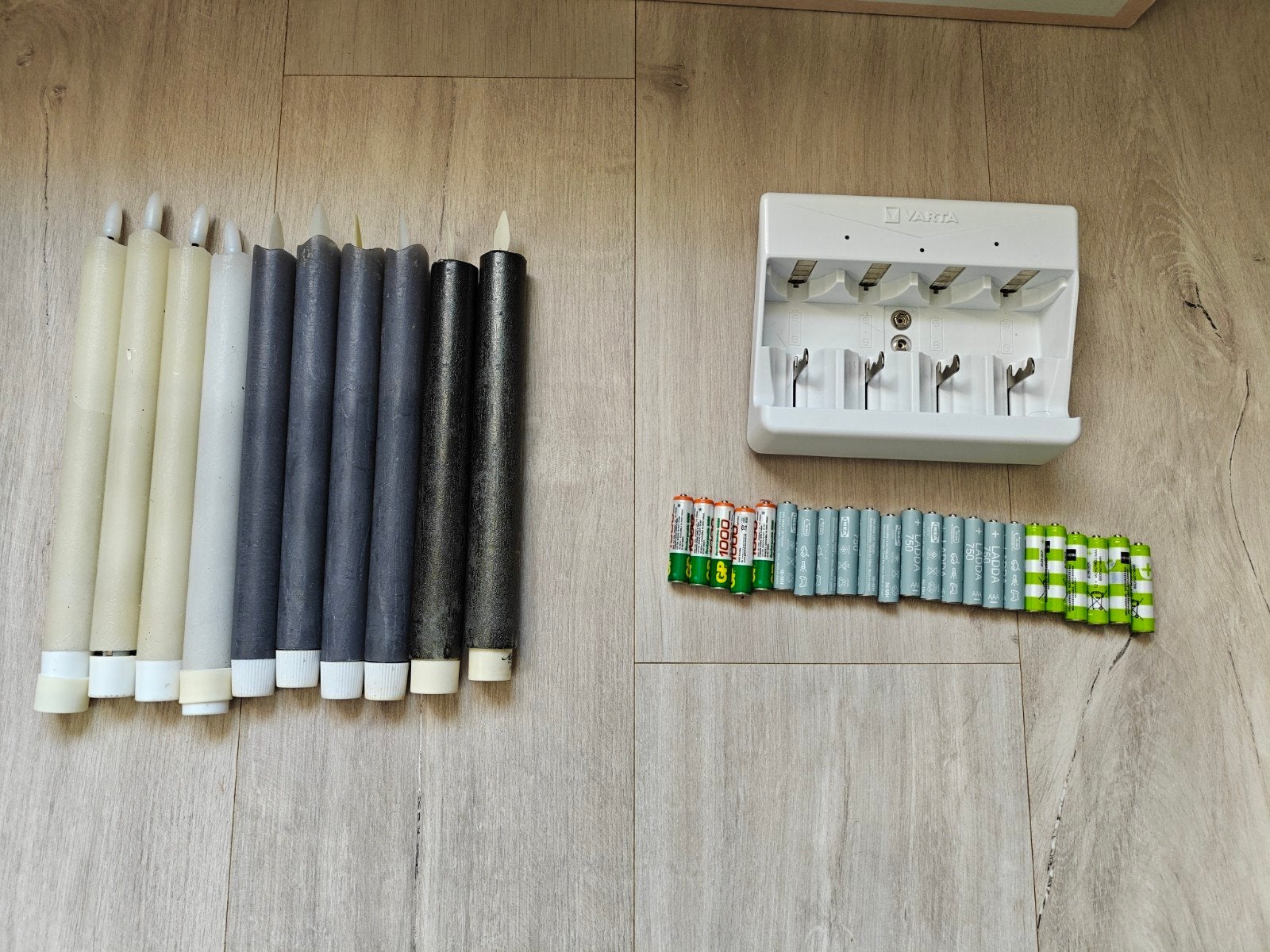 10 Led kaarsen incl 23 oplaadbare batterijen en lader, Ophalen of Verzenden, Zo goed als nieuw, Grijs, Kaars