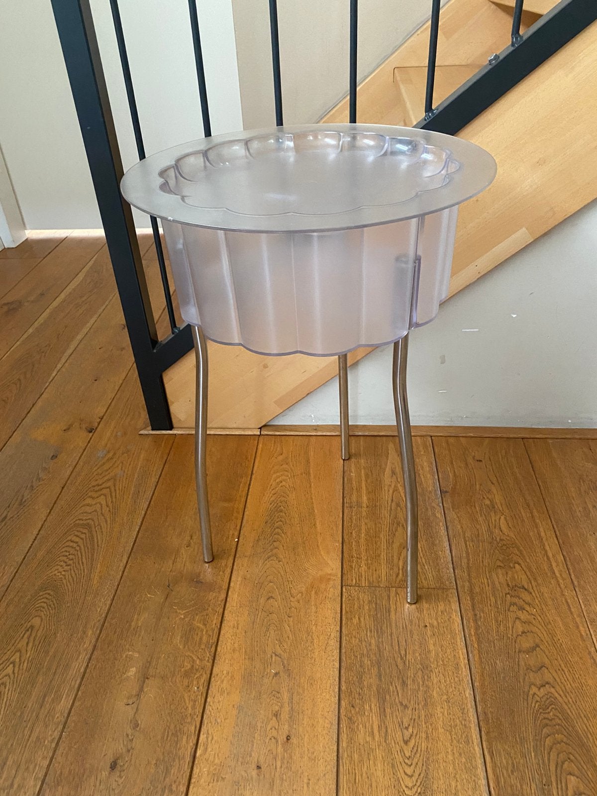 IKEA bijzettafeltje Hatten, Huis en Inrichting, Minder dan 55 cm, Rond, Zo goed als nieuw, Ophalen