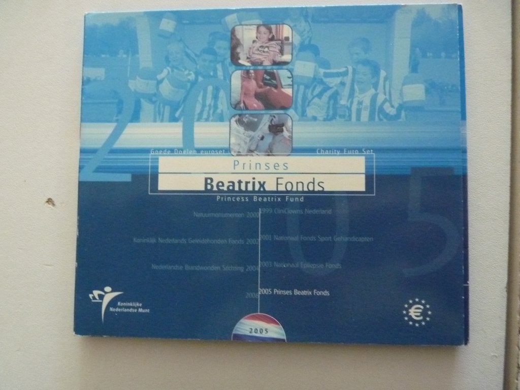 Goede doelen set Nederland 2005, Postzegels en Munten, Munten | Nederland, Verzenden, Koningin Beatrix, Euro's, Setje