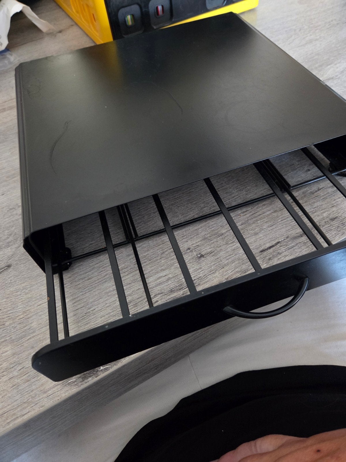 Zwart metalen koffiecuphouder Nescafé Dolce Gusto, Overige typen, Ophalen of Verzenden, Zo goed als nieuw, Zwart