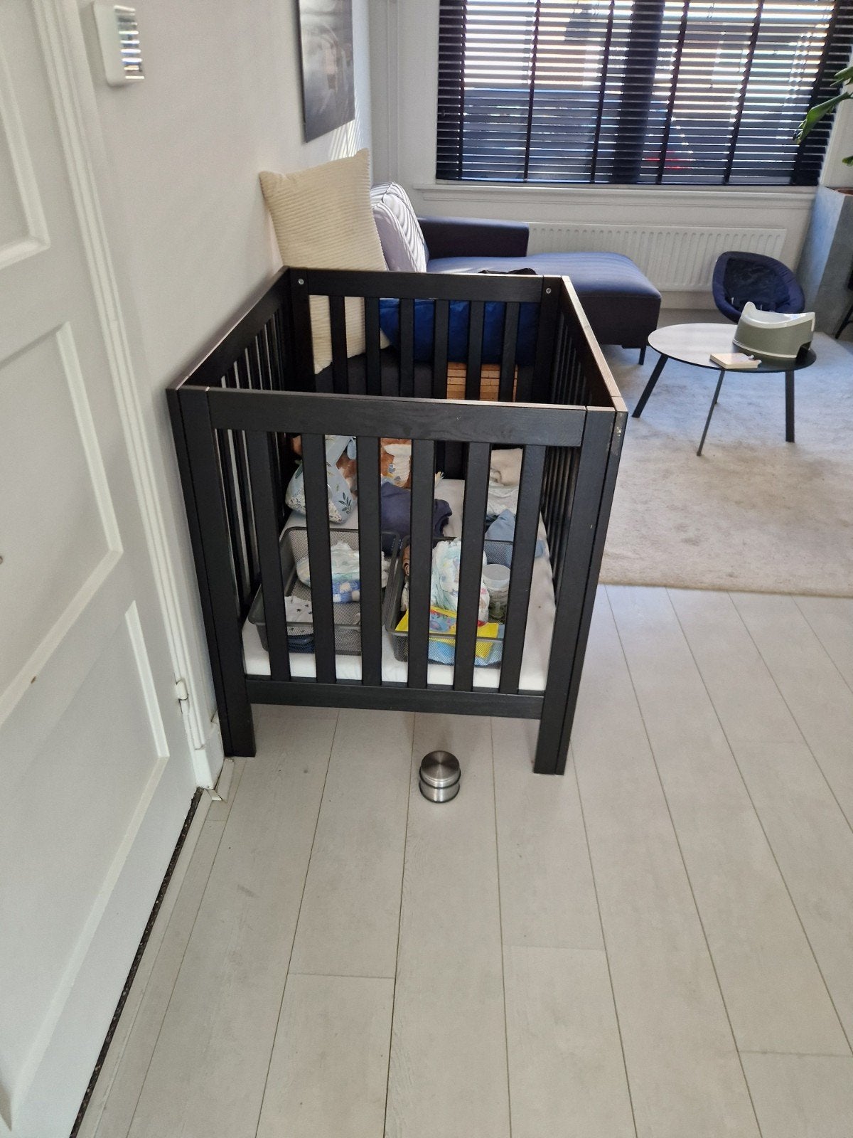 Zwart box met matras, Ophalen of Verzenden, Gebruikt, Ledikant