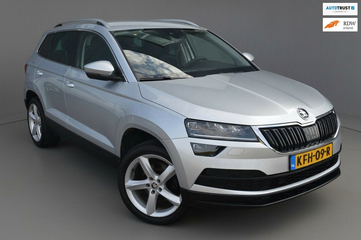 Skoda Karoq Led|Clima|Carplay|Trekhaak|ACC, Auto's, Stof, 4 cilinders, 150 pk, Karoq