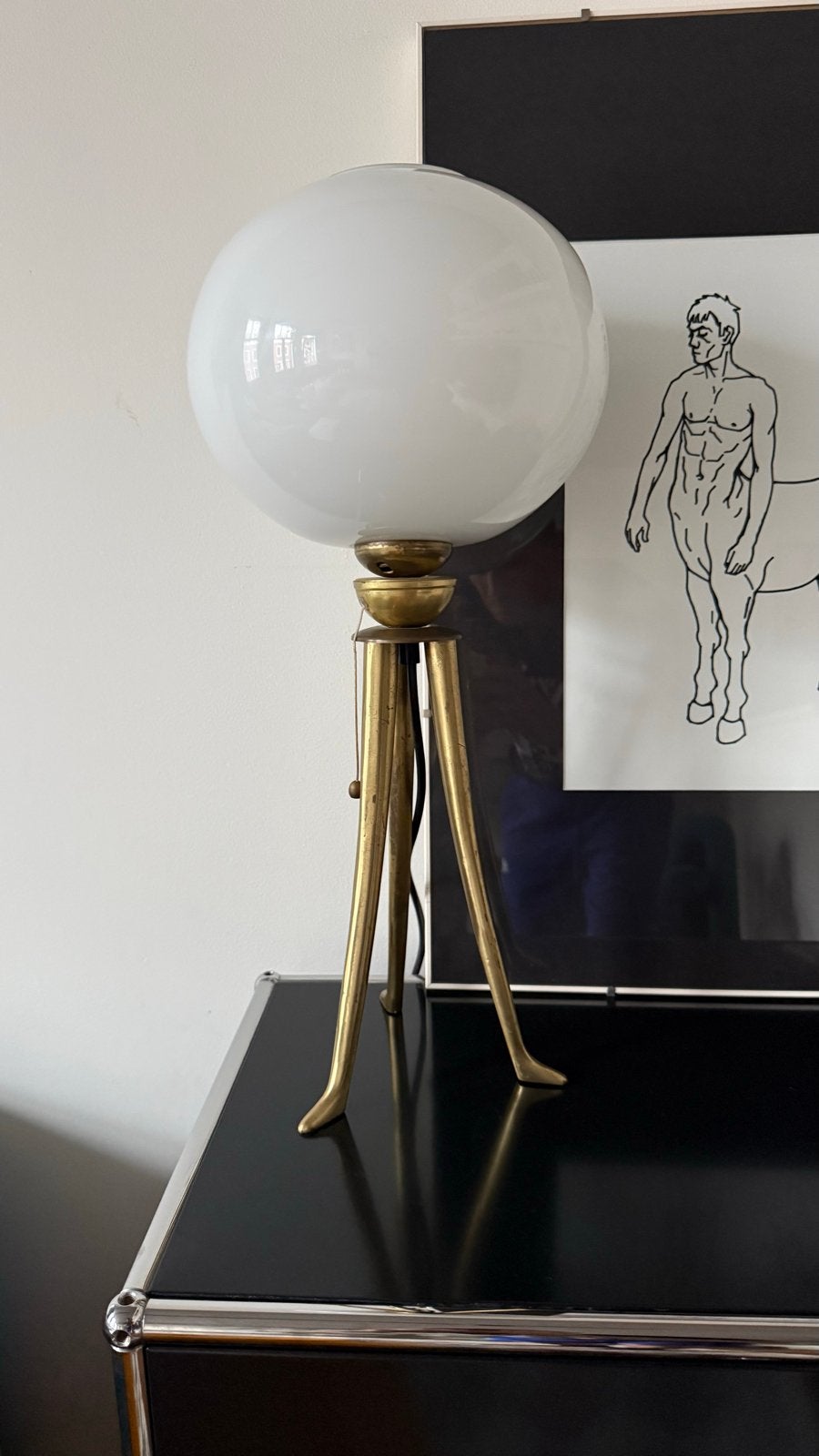 Vintage Tafellamp met Melkglazen Bol en Messing Voet, Antiek en Kunst, Ophalen of Verzenden