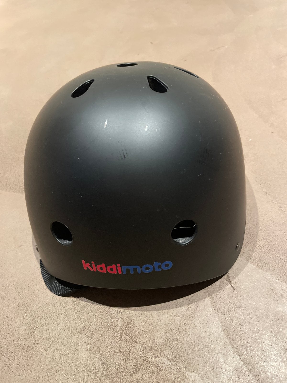 Kiddimoto kinderhelm zwart - Gebruikt, Ophalen of Verzenden, Gebruikt, Overige maten, Jongen of Meisje