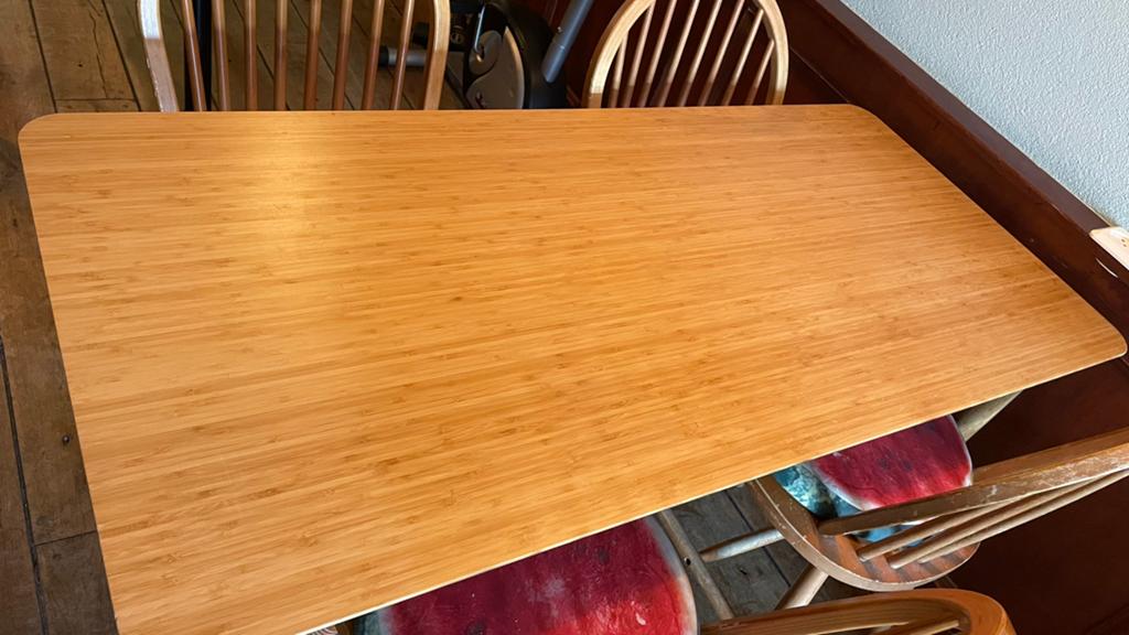 Bamboe tafel met of zonder stoelen, Huis en Inrichting, Bureaus, Ophalen, Zo goed als nieuw