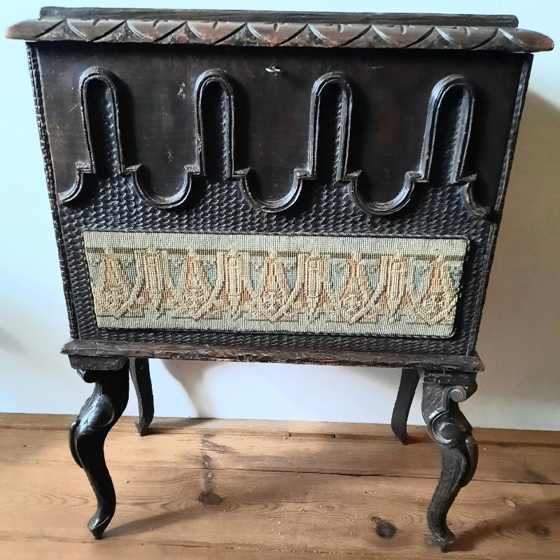 Horrix bladmuziek kastje periode.1870-1880, Antiek en Kunst, Antiek | Meubels | Stoelen en Banken, Ophalen of Verzenden