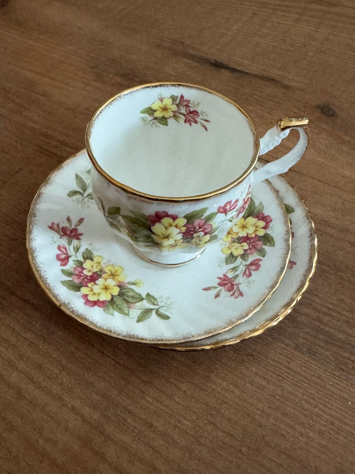 Queen's Rosina China Wild Flowers theekop en schotel, Ophalen