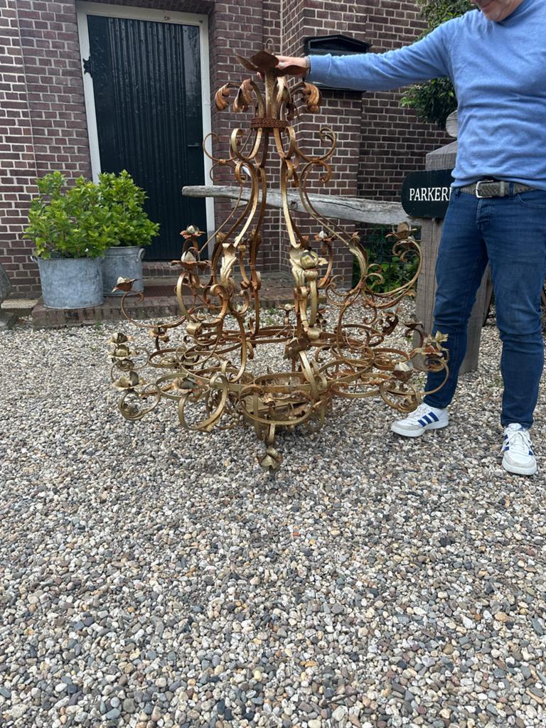 Grote antieke kroonluchter, smeedijzer, goudkleurig, Ophalen, Gebruikt, -, -