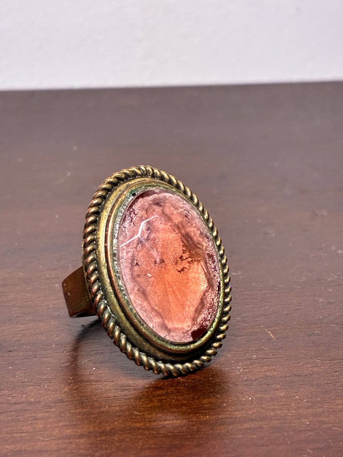 Vintage Stijl Ring met Ovale Roze Edelsteen, Sieraden, Tassen en Uiterlijk, Ringen, Overige materialen, Gebruikt, Ophalen of Verzenden
