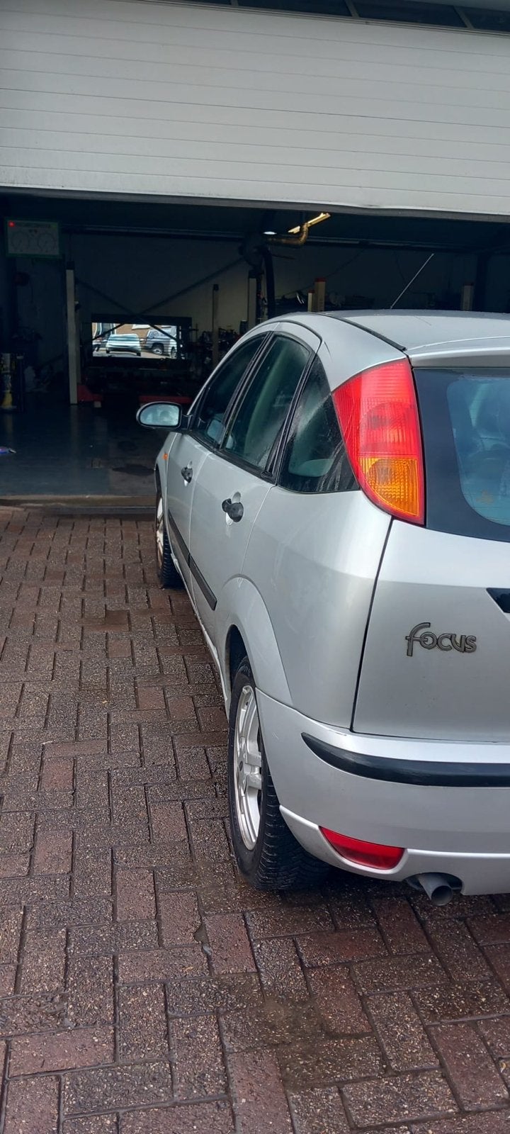 Ford Focus 1.6 I Trend 5D 2002 Grijs, Auto's, Ford, 1596 cc, Cruise Control, 100 pk, 1200 kg