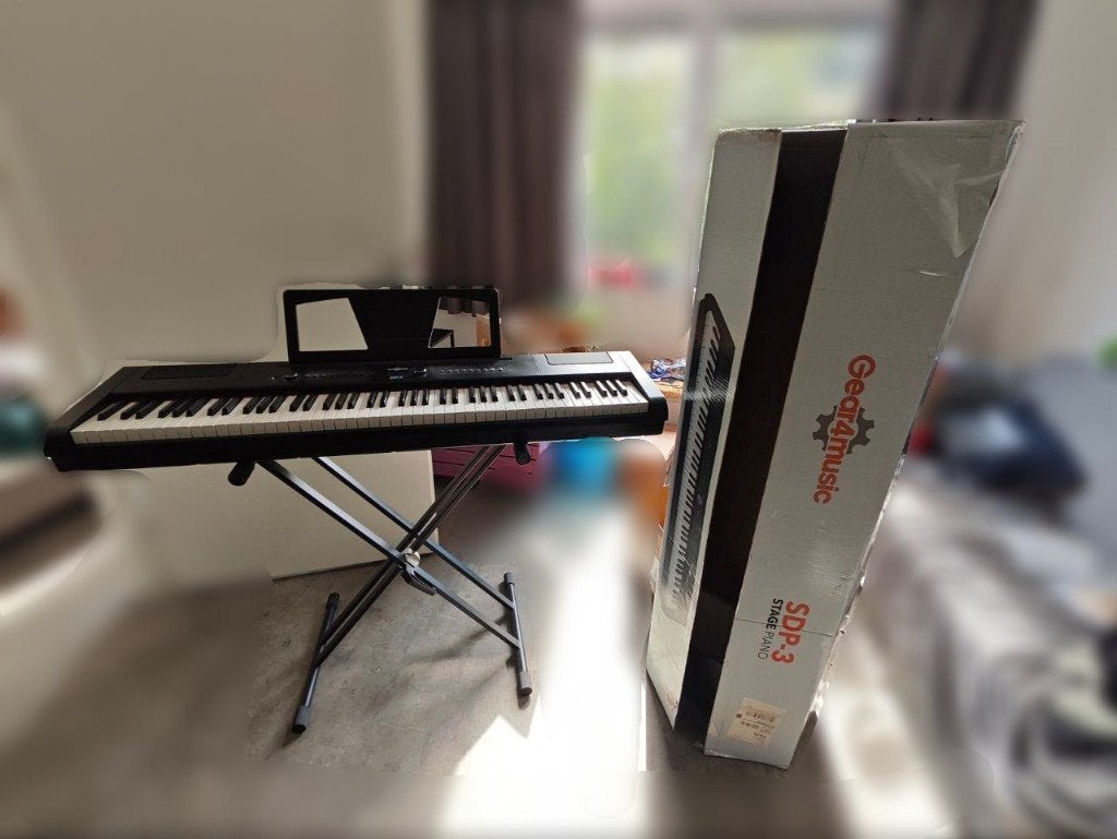 Gear4music SDP-3 Stage Piano met standaard (Zonder voeding), Ophalen, Gebruikt, Zwart, Digitaal