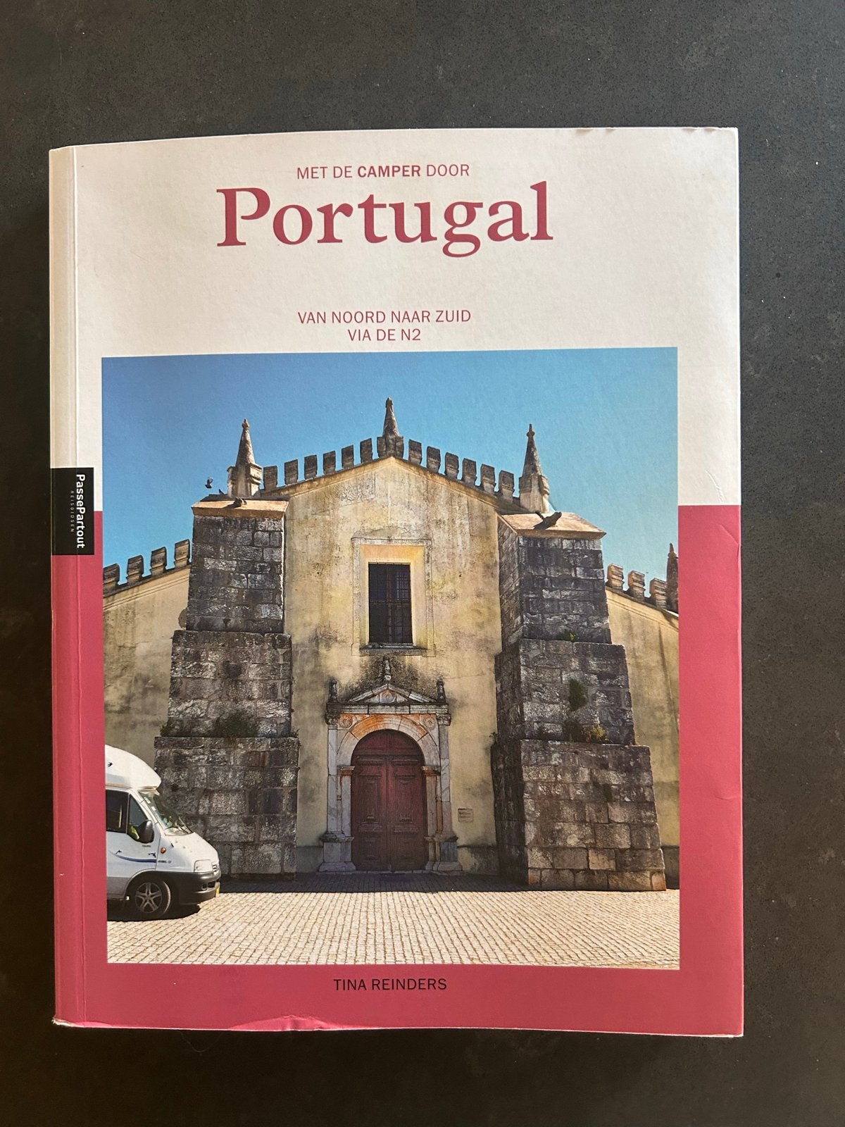 Met de camper door Portugal - Van Noord naar Zuid via de N2, Overige merken, Europa, Ophalen of Verzenden, Zo goed als nieuw