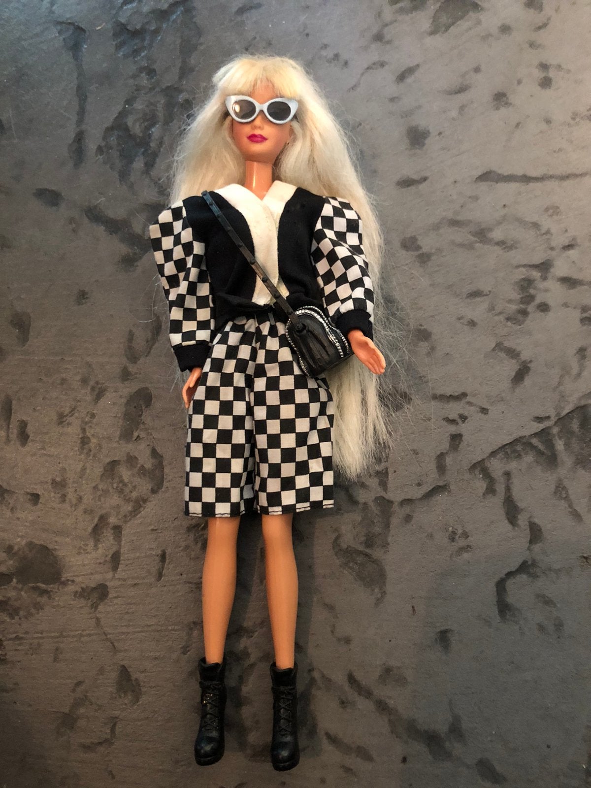Barbie in ska  geblokte outfit jaren 90  mattel, Verzamelen, Ophalen, Zo goed als nieuw, Fashion Doll