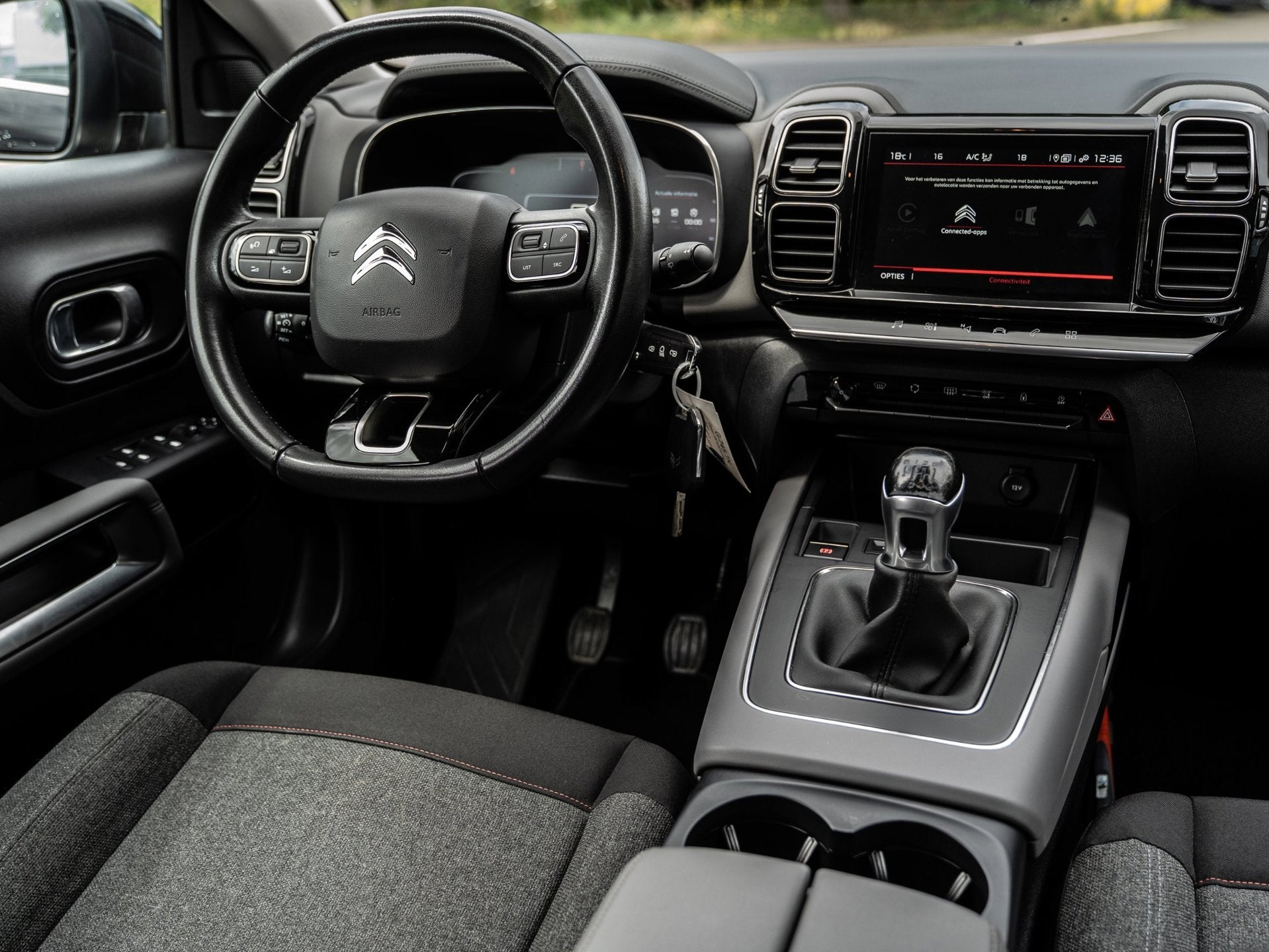 Citroen C5 Aircross 1.2 PureTech Business | APPLE CARPLAY |, Auto's, Citroën, Voorwielaandrijving, Stof, Gebruikt, Euro 6