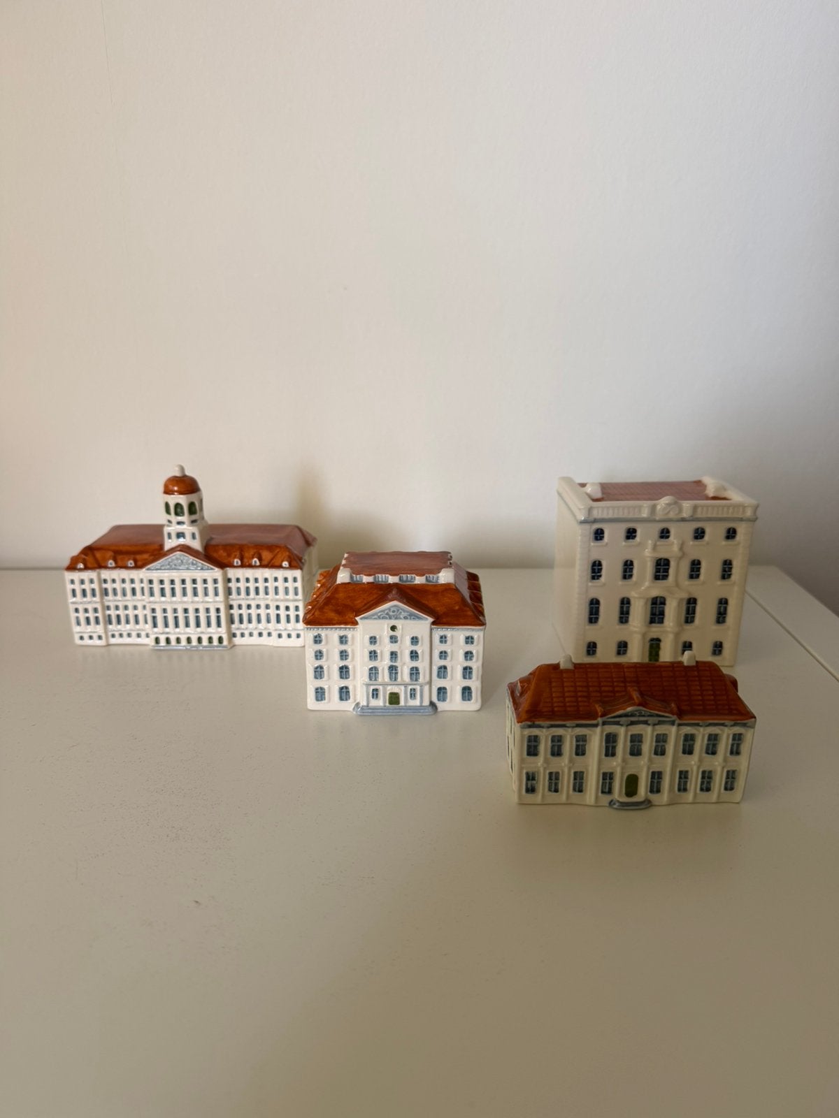 Goedewaagen miniatuurpaleizen en bijzonder pand, Verzamelen, Verzenden, Zo goed als nieuw, Paleis of Waag