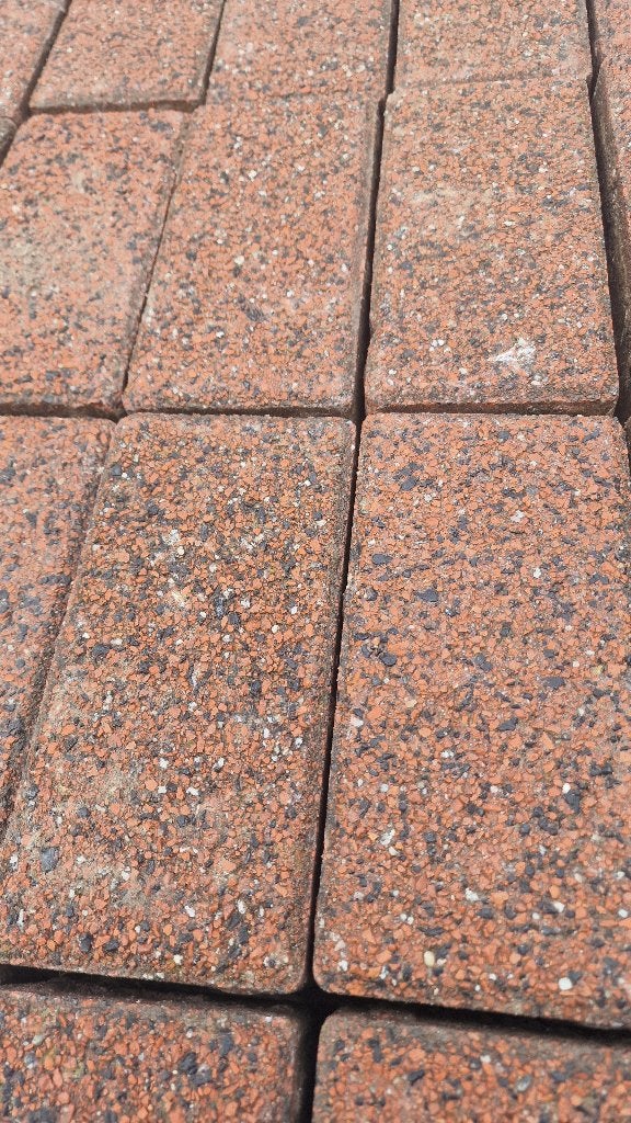Nette 2 jaar oude sier betonklinkers op pallet, Tuin en Terras, Ophalen, Klinkers, Zo goed als nieuw, 10 m² of meer
