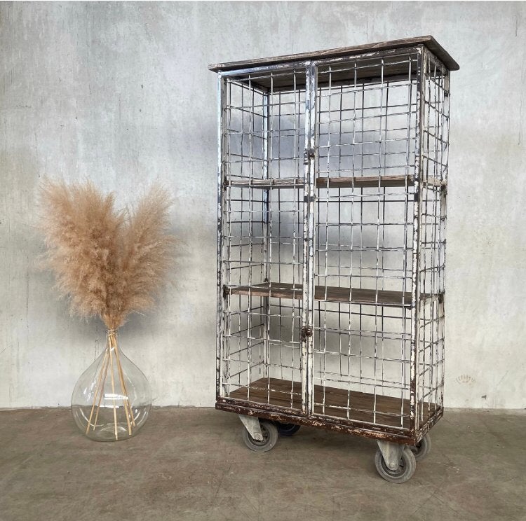 Vintage trolley, oude gaaskast, industriële kast, Ophalen