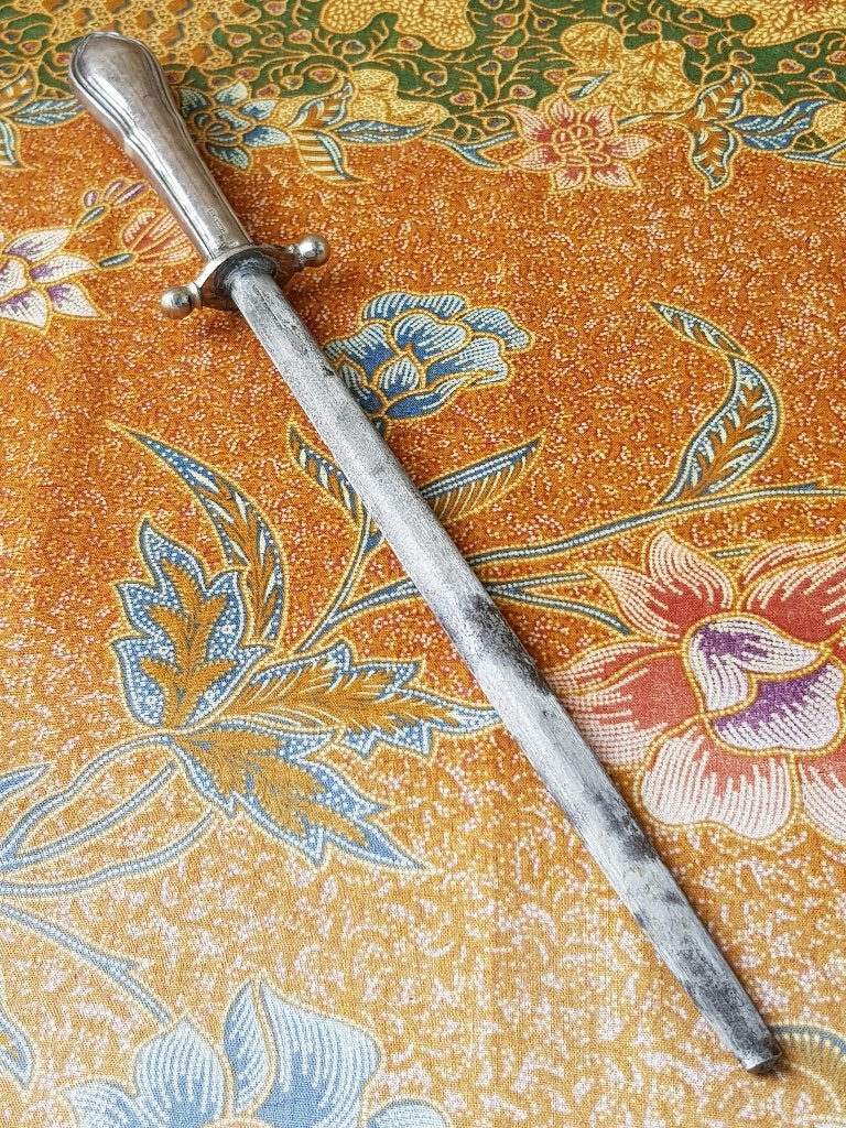 Mooie antieke Clarfeld wetstaal uit Duitsland 33,7 cm.