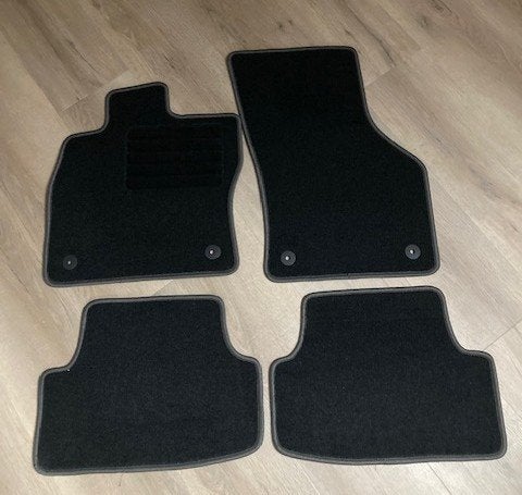Mattenset voor een Seat Leon Type 5F, Info@schoenek.de, Nieuw, Ophalen of Verzenden, Gabor-Schönek-Straße 1 -5, 93149 Nittenau