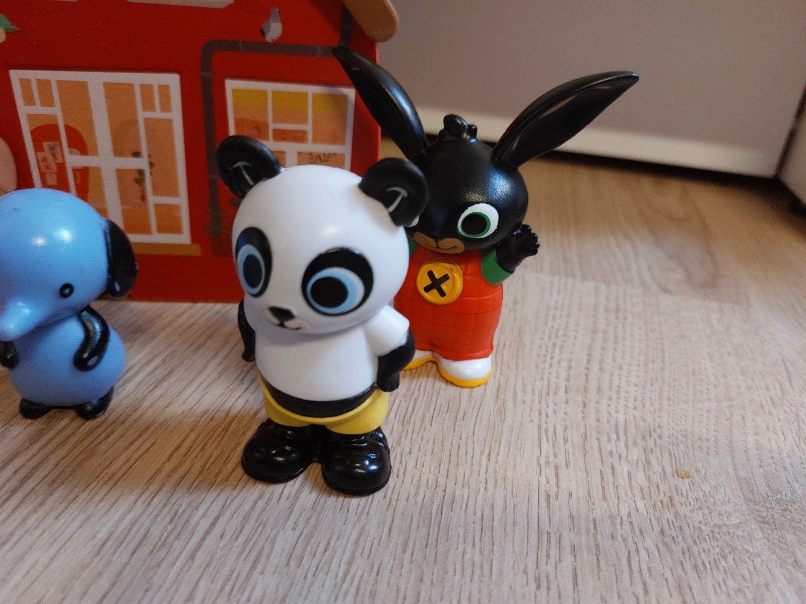 Bing bunny huisje met poppetjes, Ophalen of Verzenden