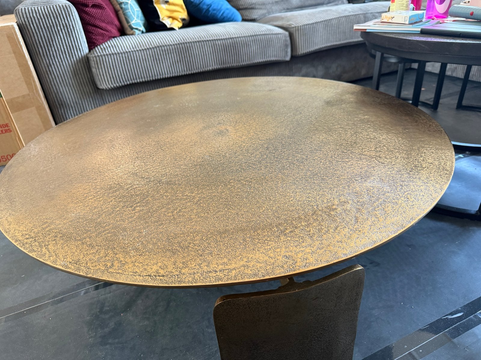 Salontafel rond goudkleurig - 89cm diameter, 32cm hoog, Huis en Inrichting, Ophalen, Gebruikt, Rond, 50 tot 100 cm