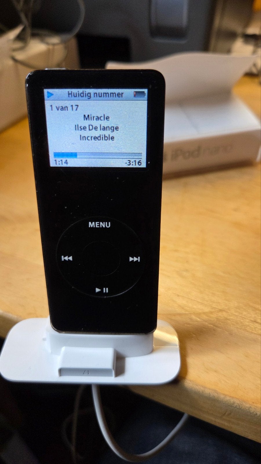 iPod Nano 2GB (Model A1137) - Zwart, Gebruikt, Zwart, Ophalen of Verzenden, Nano