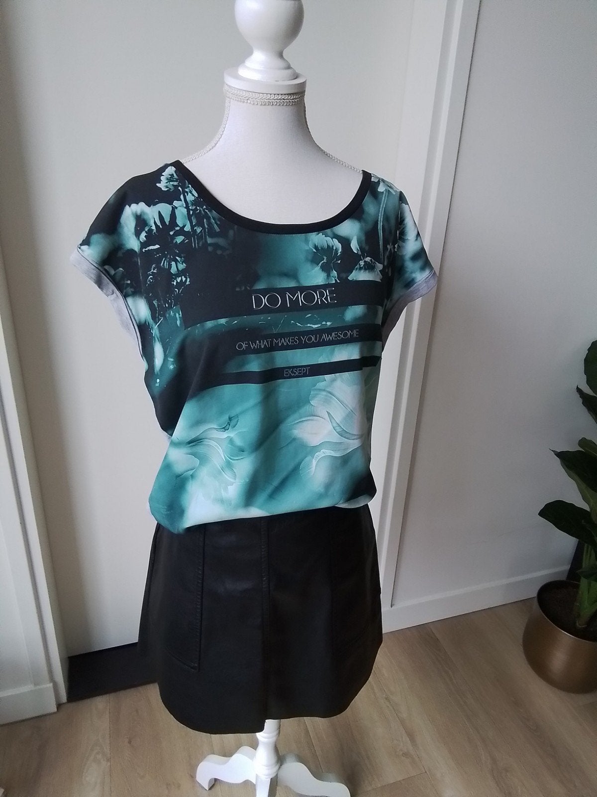 Mooi shirt Eksept mt M, Kleding | Dames, T-shirts, Maat 38/40 (M), Overige kleuren, Ophalen of Verzenden, Zo goed als nieuw