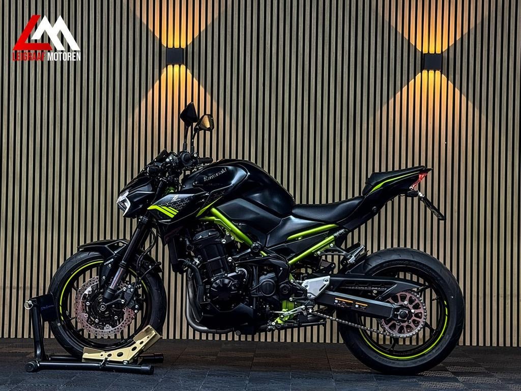KAWASAKI Z900 PERFORMANCE - Volledige Akrapovic - Tft scherm, 4 cilinders, 948 cc, Bedrijf, Onbekend