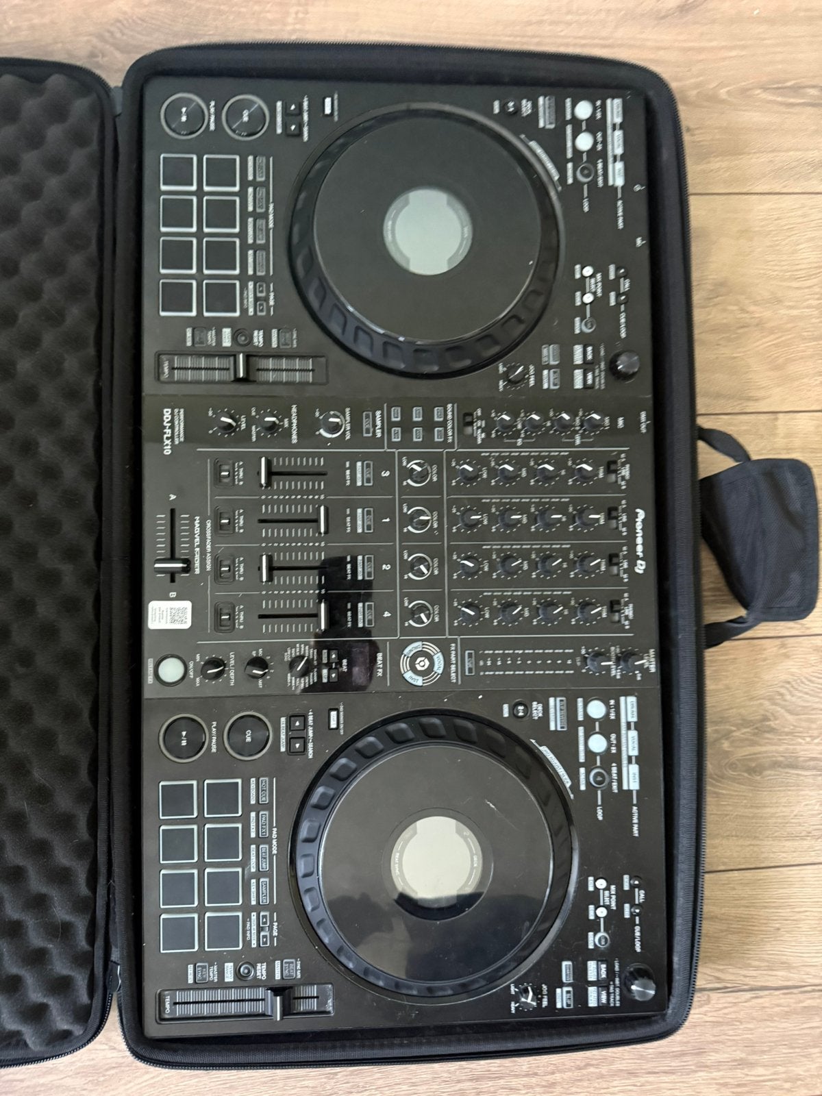 Foto 2 van Pioneer DJ-DDJ-FLX10
